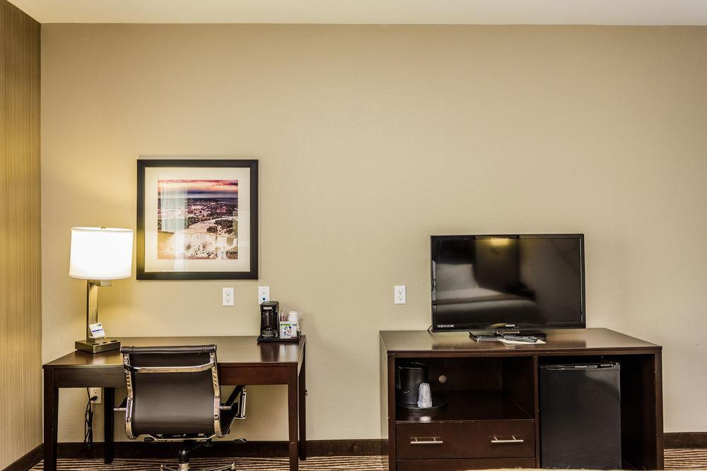 Holiday Inn Express & Suites Cheektowaga North East By Ihg Eksteriør bilde